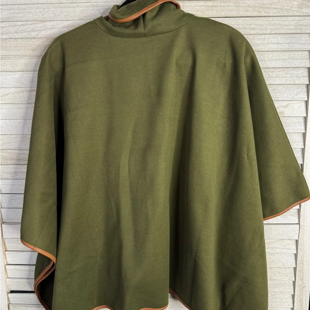 Tuckernuck Forest Green Piper Poncho OS Great Condition Faux Leather Trim Preppy